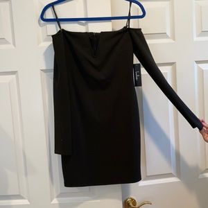 black bodycon dress
